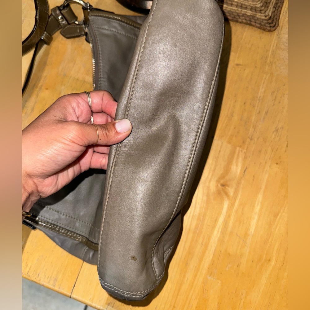 Coach Vintage Taupe Shoulder Bag With Patent Accents - Picture 5 of 10